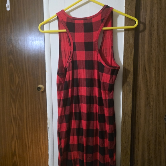 No Boundaries Red and Black Plaid Tank Top - Picture 2 of 2